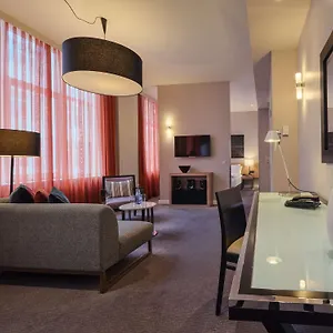 4* מלון דירות Adina Checkpoint Charlie